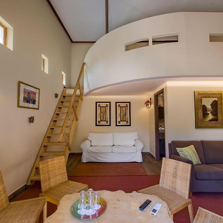 Rocabella Hellinikon Country Hotel ภายนอก รูปภาพ