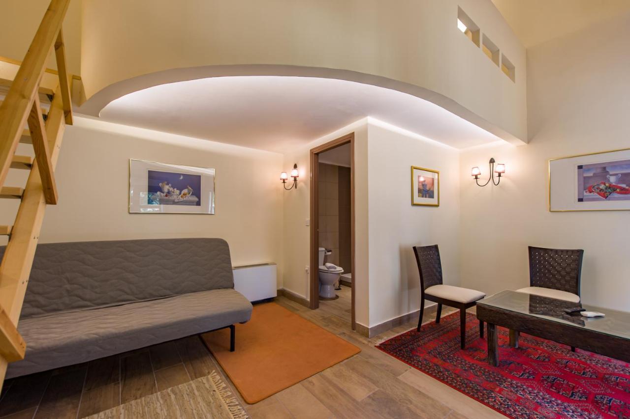 Rocabella Hellinikon Country Hotel ภายนอก รูปภาพ