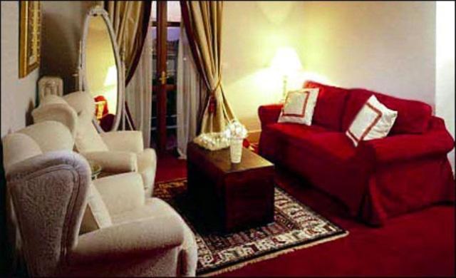 Rocabella Hellinikon Country Hotel ภายนอก รูปภาพ