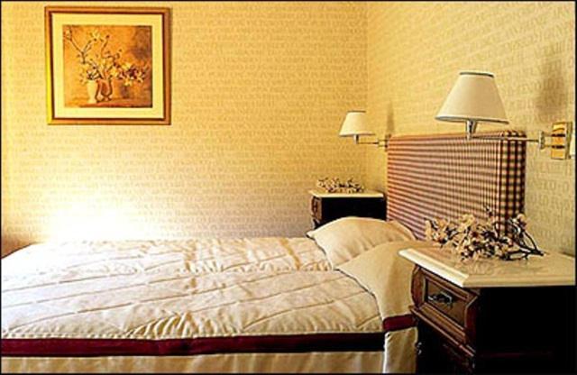 Rocabella Hellinikon Country Hotel ภายนอก รูปภาพ