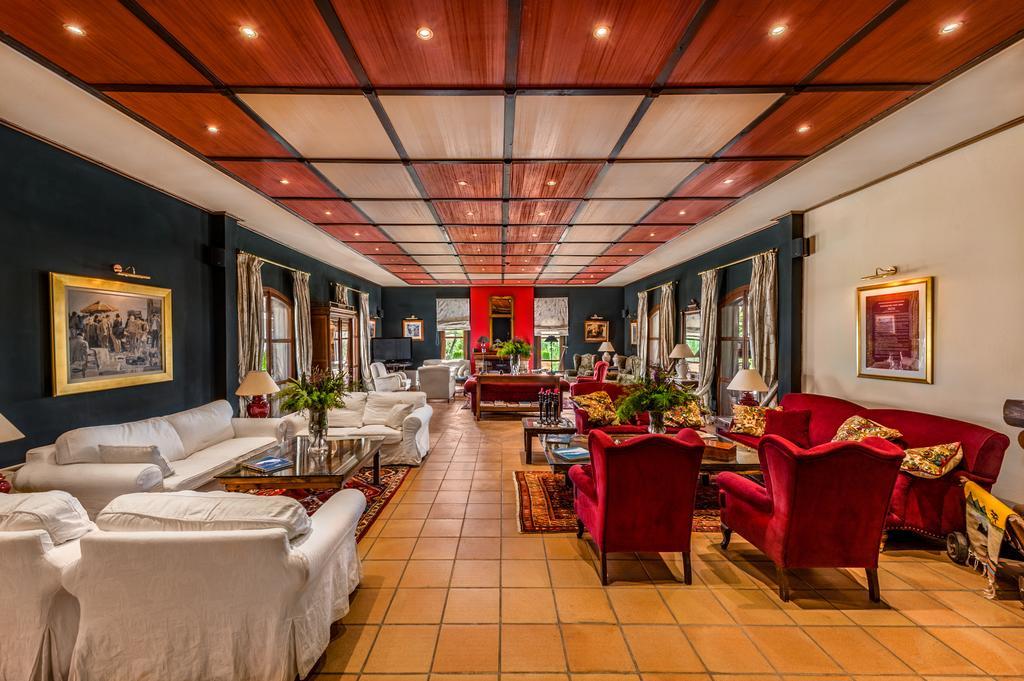 Rocabella Hellinikon Country Hotel ภายนอก รูปภาพ