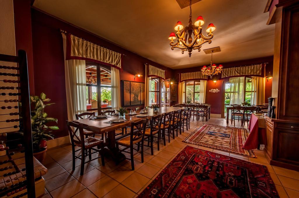 Rocabella Hellinikon Country Hotel ภายนอก รูปภาพ